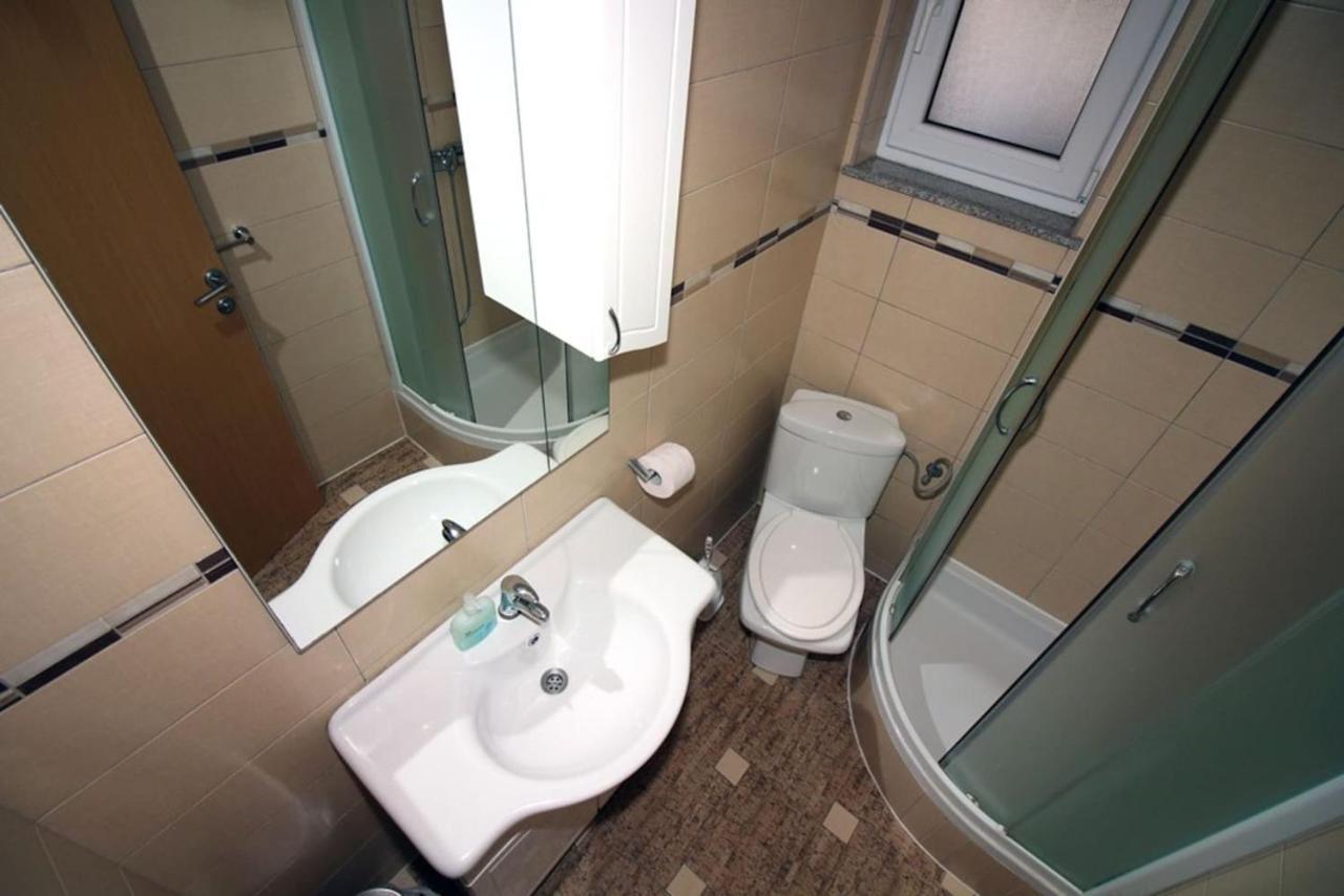 4 Bedroom Apartment In Tisno Exterior photo