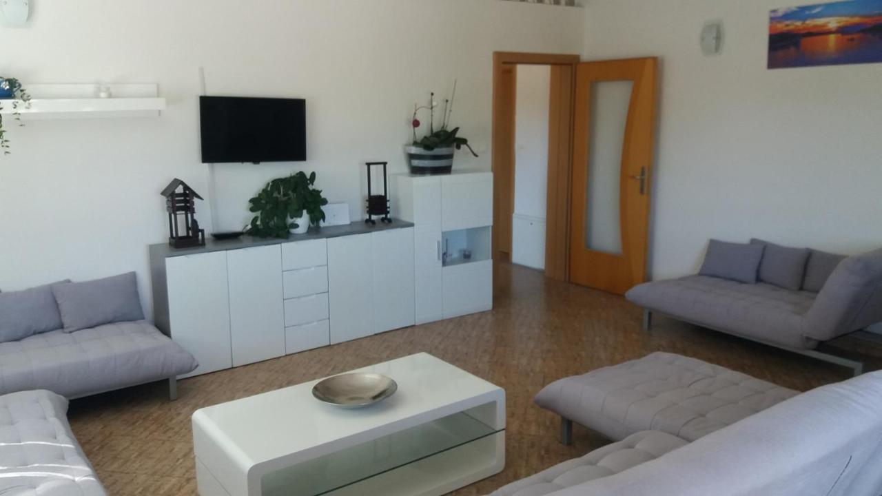 4 Bedroom Apartment In Tisno Exterior photo