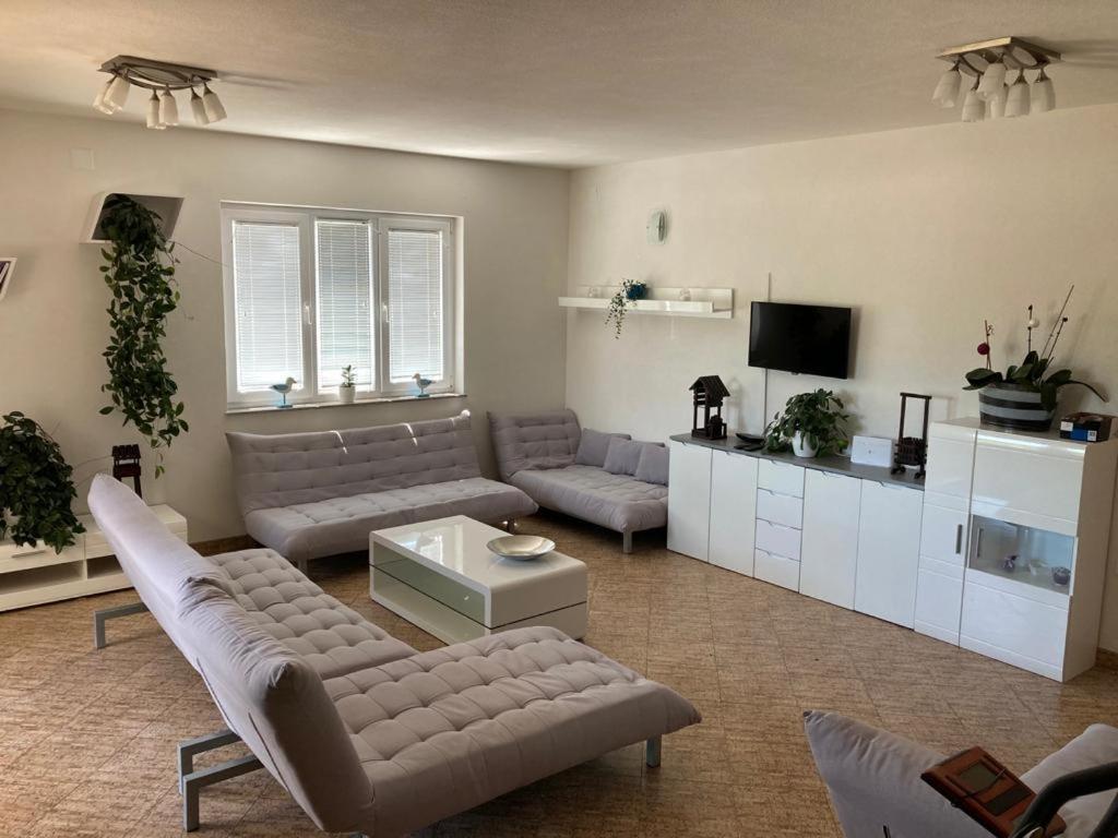 4 Bedroom Apartment In Tisno Exterior photo