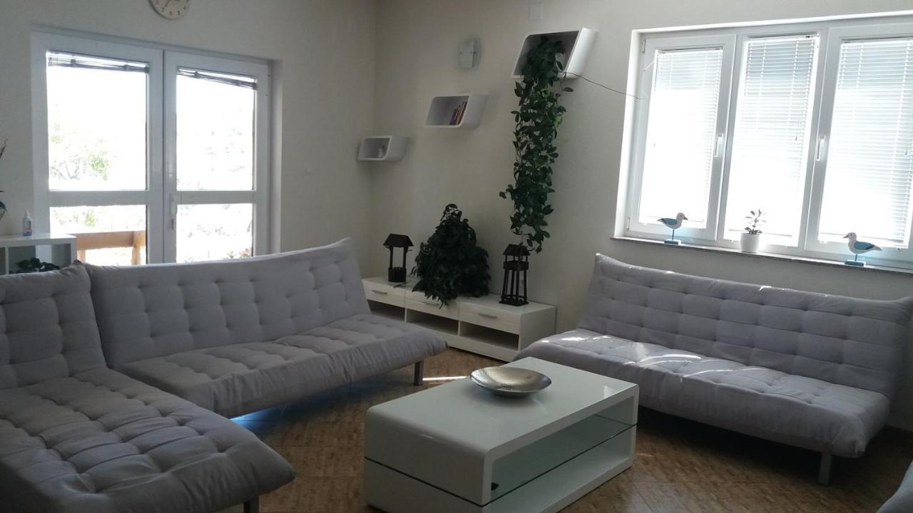 4 Bedroom Apartment In Tisno Exterior photo