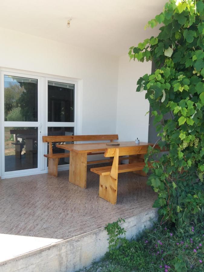 4 Bedroom Apartment In Tisno Exterior photo